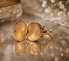 RARE 9ct Yellow Gold Oval