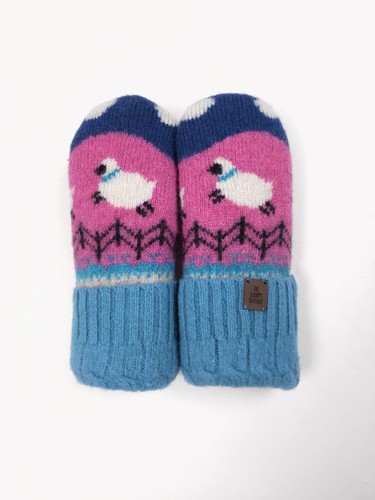 Upcycled pink sheep wool - pink,