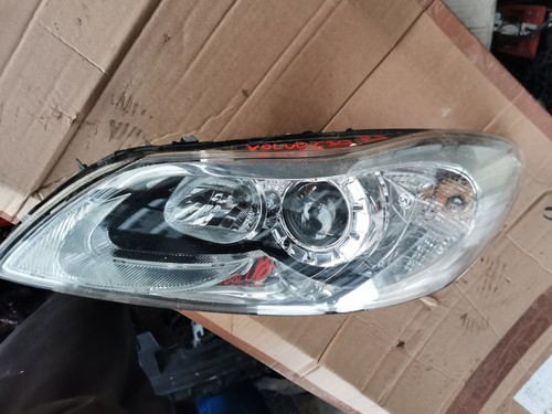 Volvo c30 headlight - c30, near