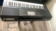 Yamaha PSR-SX700 Digital Arranger 61-Key Professional Workstation Keyboard