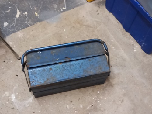 Cantilever tool box - cantilever, 17"