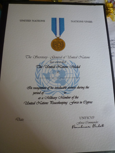 Cyprus medal certificate - un,