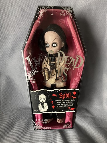 Living dead doll - dead,