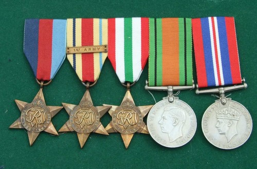 Set world war medals - of,