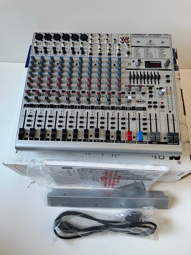 Behringer eurorack 1832 - eurorack, ub