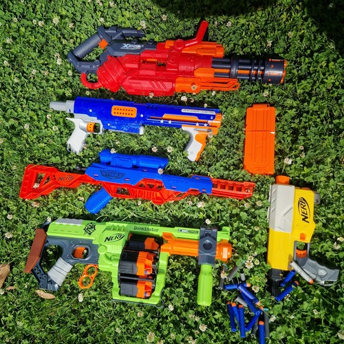 Nerf gun bundle elite - gun, zombie