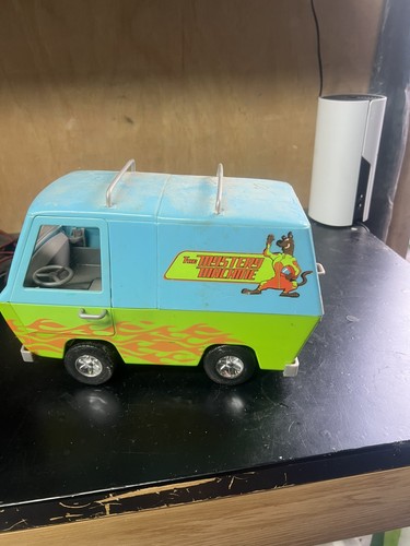Scooby doo mystery machine - scooby-doo,