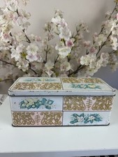 VINTAGE / ANTIQUE WELL WORN JACOBS BISCUIT TIN