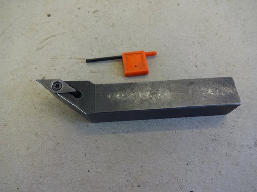 Indexable lathe turning tool