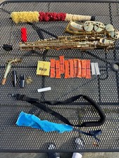 Elkhart Alto beginner’s Saxophone with hard case and accessories