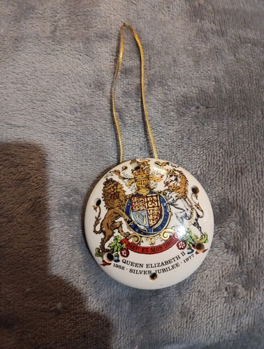 Queen elizabeth silver jubilee - elizabeth,