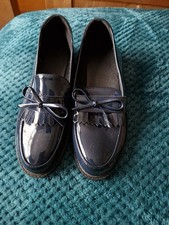 Ladies Navy Patent shoes size 6.5. BNWOB