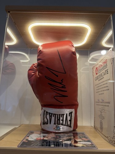 Mike tyson signed items - items, 3