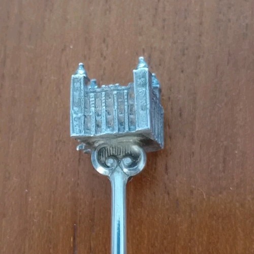 Solid silver hallmarked spoon - silver,