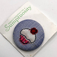 Cupcake fabric badge handcrafted in York UK silver tone metal brooch on card