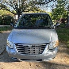 2005  Chrysler Town and