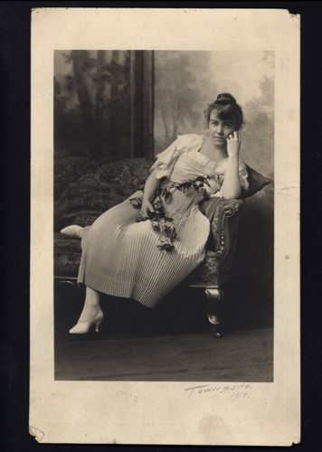 Studio photo 1917 mary - *,