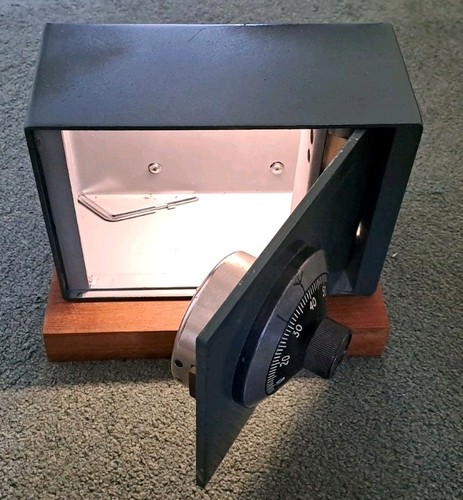 Chubb manifoil wall safe with - chubb,