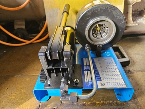 Finn power p16 - hand, pump