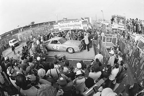 Victory lane the daytona - victory,