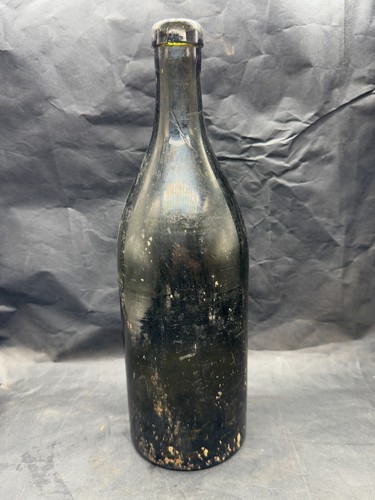 Vintage black glass - black,