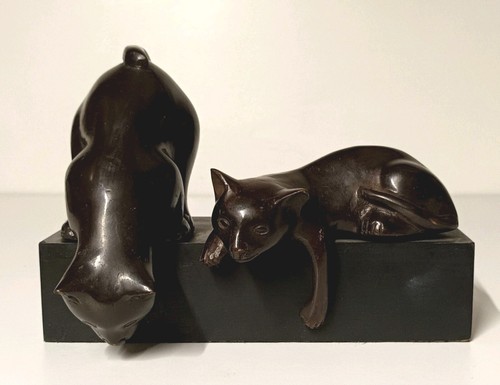 Curious cats bronze on - bronze,
