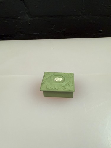 Wedgwood jasper ware green - jasper,