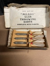 1950s VINTAGE MILBRO CLUB THROWING DARTS w/FEATHER FLIGHTS & BOX