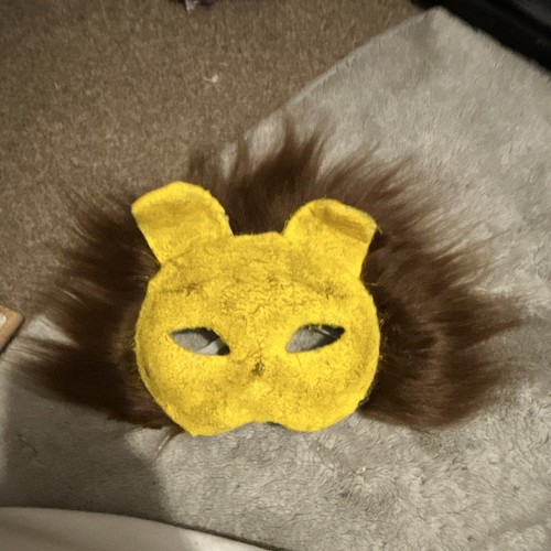 Yellow felt lion - felt,