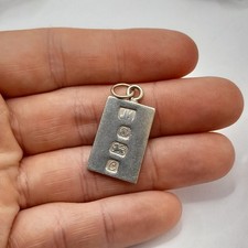 Small 1977 Vintage English
