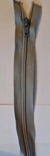 55cm Light Grey Zip Z1