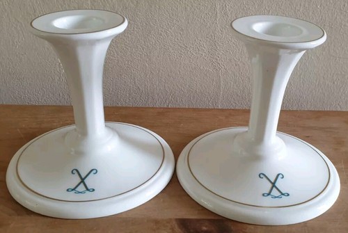 Pair wedgwood metallised - a,