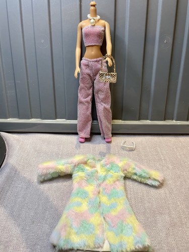 Barbie doll 7pc - doll, outfit