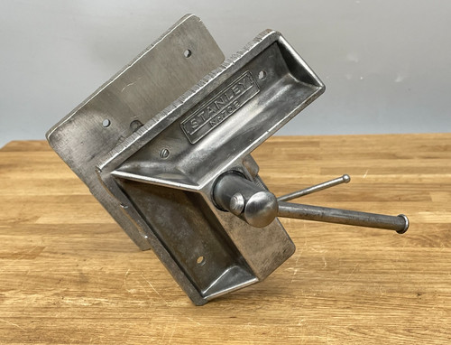Vintage stanley 702 - no, corner