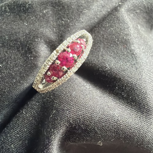 18ct white gold ruby - gold, and