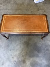 STUNNING VINTAGE BROWN LEATHER TOP COFFE TABLE WITH QUEEN ANNE LEGS Needs TLC