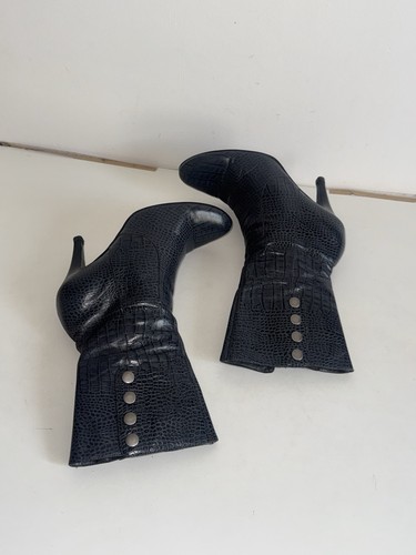 Grey crocodile textured ankle