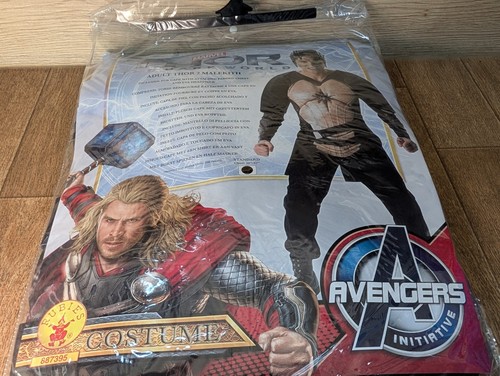 Bnwt marvel thor the dark - bnwt,