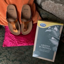 Scholl Toe Post Sandals /