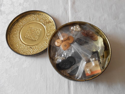 Vintage tin buttons - vintage, of