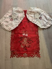 Christmas Tapestry Table Runner & 2 Place Settings Vintage Handmade Red / White
