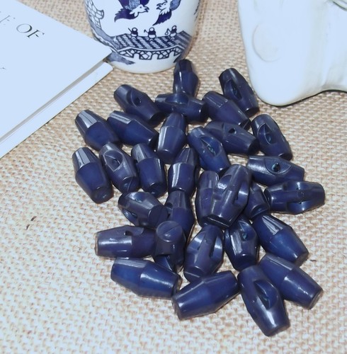Plastic toggle - plastic,