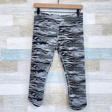 Zumba Capri Leggings Gray Black Print Mid Rise Dance Workout Gym Womens Small