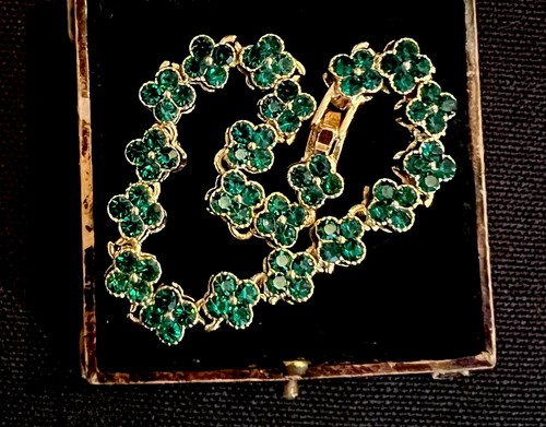 Vintage style jewellery - vintage,