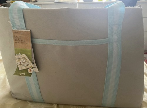 Picnic bag person setting - bag,
