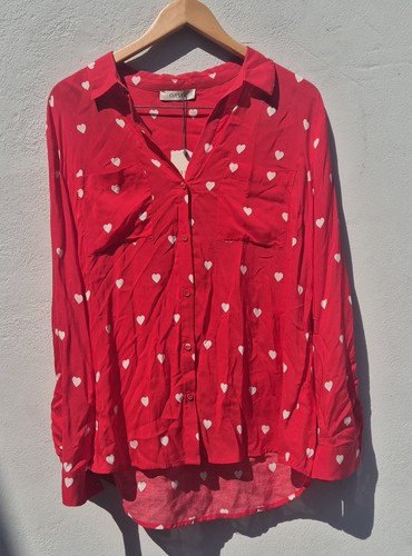 Oasis red and white - red, hearts