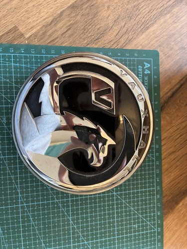 Vauxhall tailgate badge switch - vauxhall, badge/switch