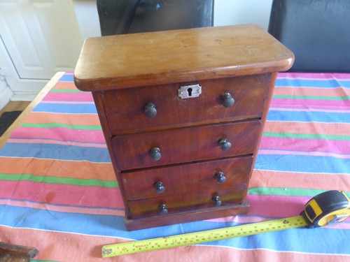 Apprentice piece chest - chest, of