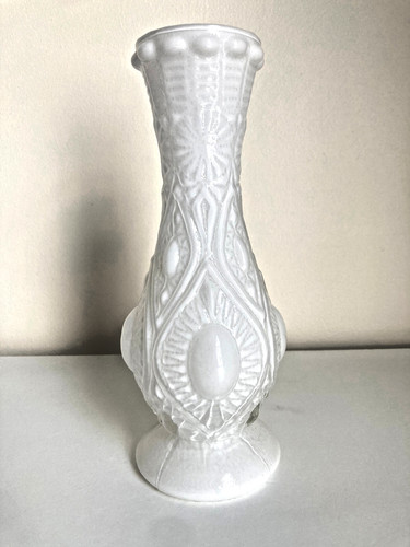 White moulded milk - moulded, bud