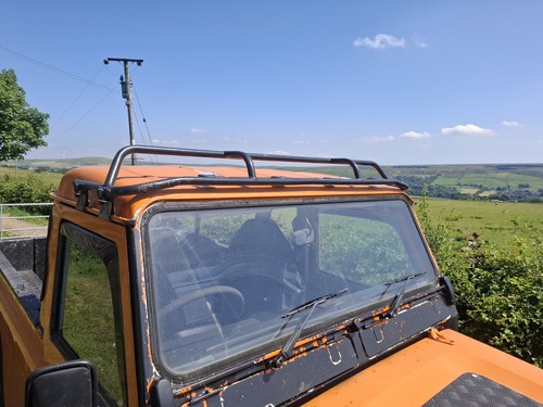 Roof mounted light bar 4 - mounted,